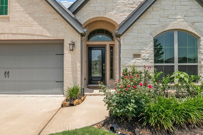 Foto del edificio - 23322 Amoroso St