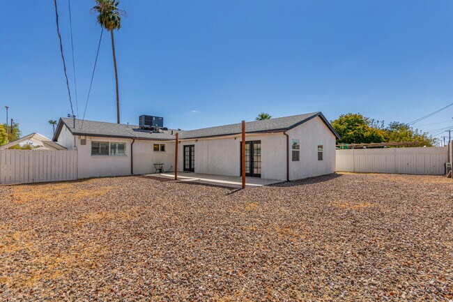 Building Photo - 7544 E Taylor St