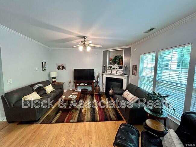 Building Photo - 8417 Aztec Dawn Ct