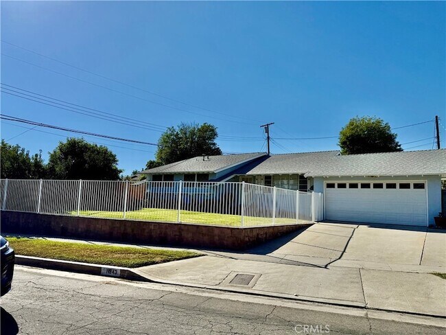 Foto del edificio - 11543 Swinton Ave