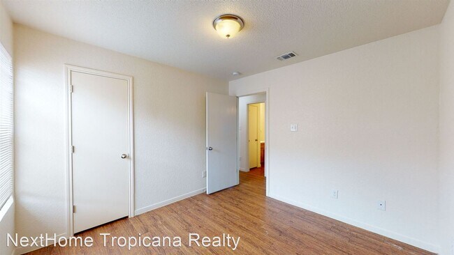 Foto del edificio - 3 br, 2 bath House - 3805 John Chisholm LP #B