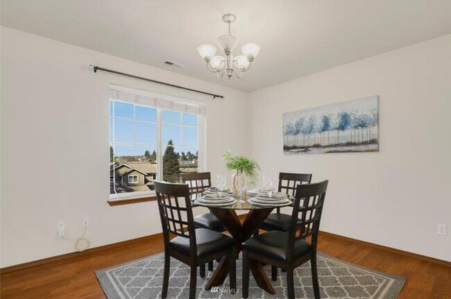 Building Photo - Stunning Oversized Home with Peek-a-Boo Olympic Views