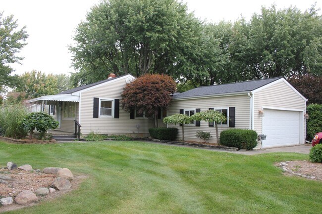 Building Photo - Available Now!!  Kearsley Schools!!