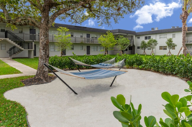 Hammocks - Vue on 67th