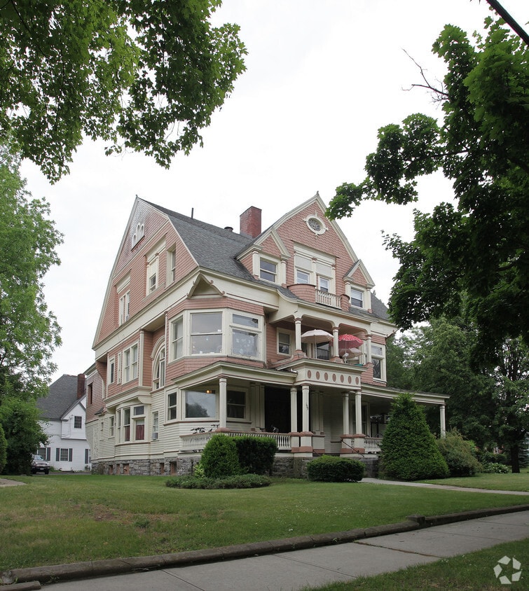 Foto principal - 195 Ridge St