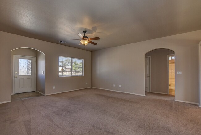 Foto del edificio - Pet Friendly 3 Bedroom, 2 Bath Home in Prescott Valley!
