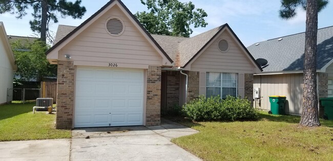 Foto del edificio - 3026 Yorktown Cir