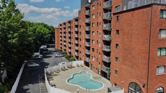 Building Photo - 8 9th St