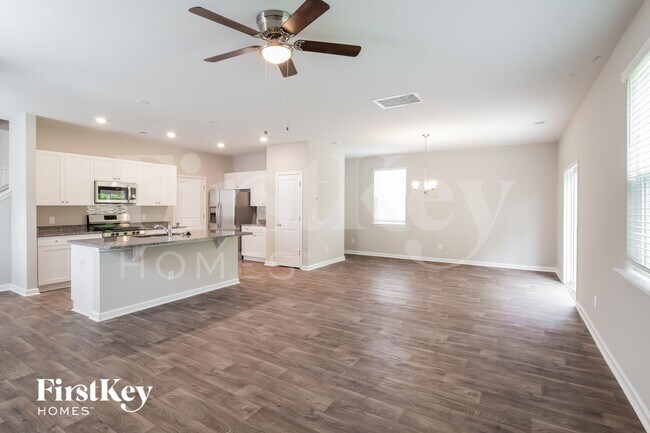 Foto del edificio - 132 Whispering Wood Dr