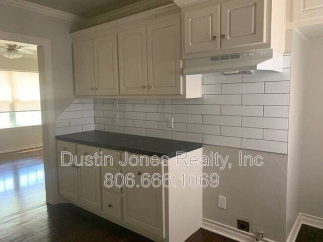 Building Photo - 1910 25th Street