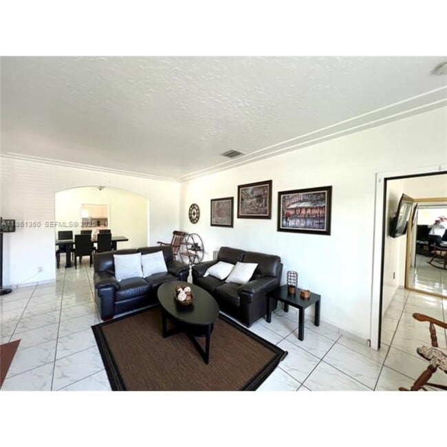 Foto del edificio - 2235 SW 23rd Ave