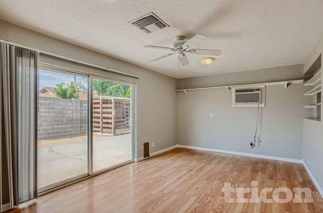 Foto del edificio - 2612 E Glade Ave