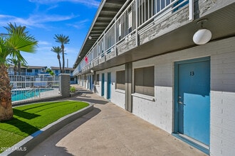 Building Photo - 3025 N 32nd St