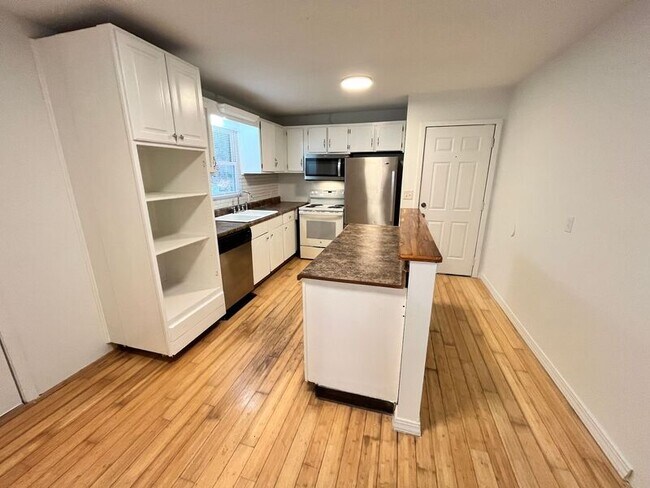 Foto del edificio - 3316 Easton Ave