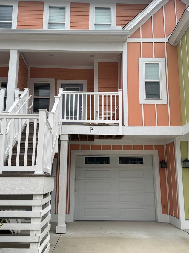 Foto principal - Outer Banks 3 Bedroom Year Round Rental