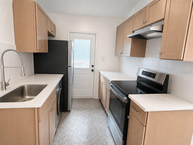 Foto del edificio - 1605 Dauphin Ln