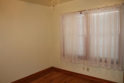 Building Photo - 427 E Cheyenne Ave