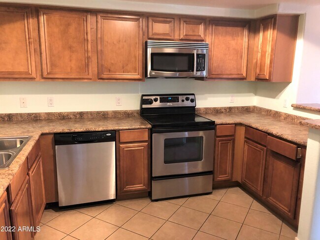 Foto del edificio - 4925 E Desert Cove Ave