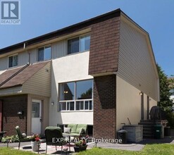 Building Photo - 20 Sonnet Crescent