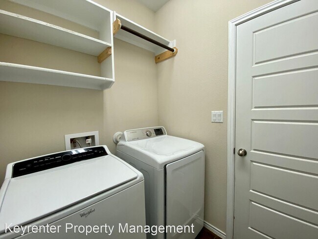 Foto del edificio - 3 br, 2 bath House - 5405 Bonneville Bnd