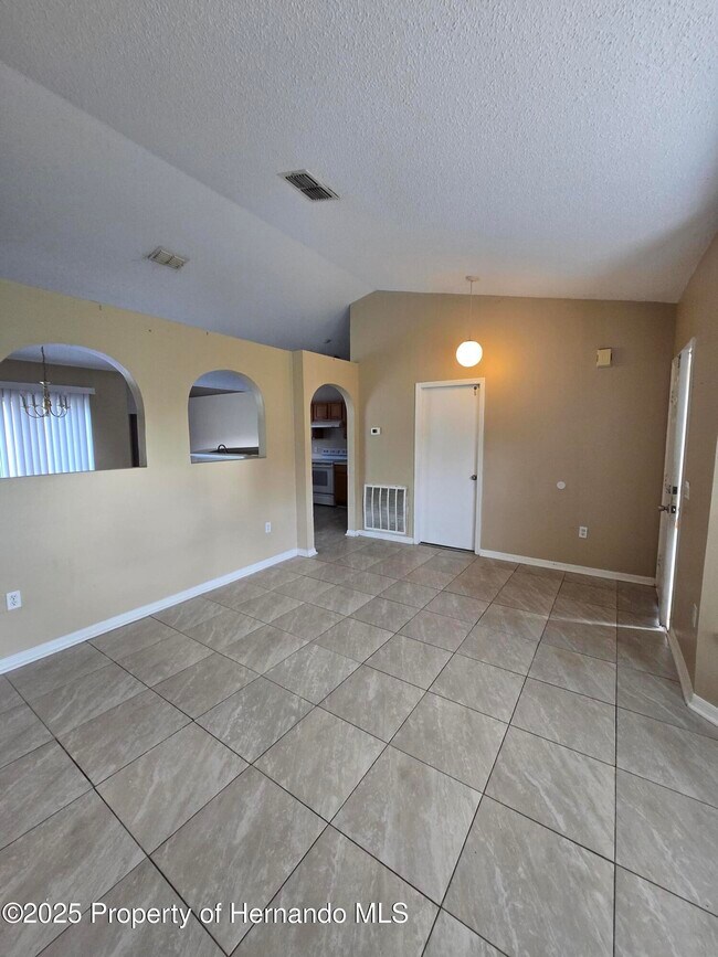 Foto del edificio - 2072 Haulover Ave