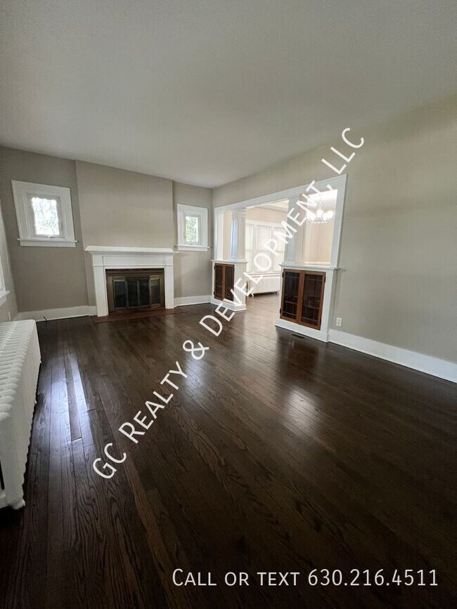 Foto del edificio - 2317 Maple Ave