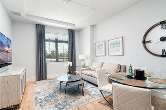 Building Photo - 101 8th St S