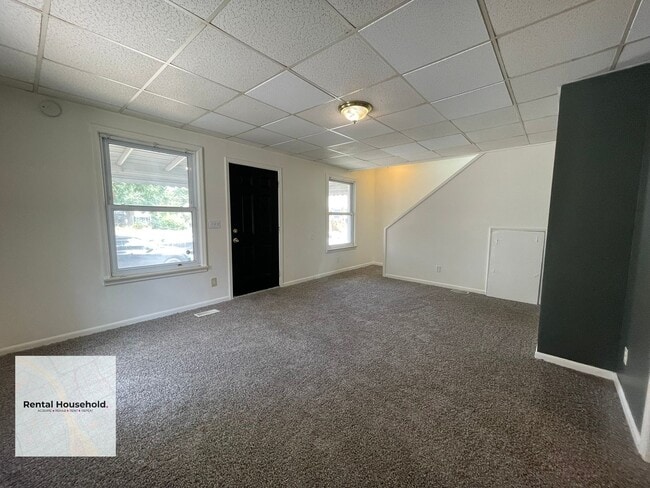 Building Photo - 24 E Alexis Ave