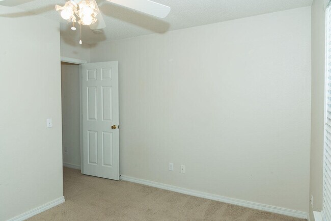 Building Photo - 9523 Parker Pl Dr