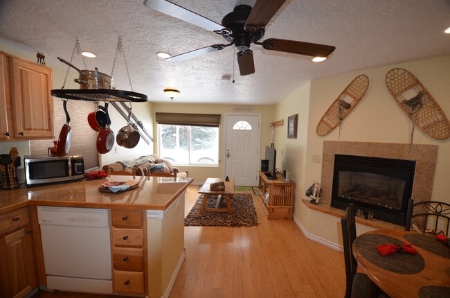 Building Photo - 410 Tenderfoot St