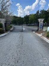 Building Photo - 142 Holloway Hl