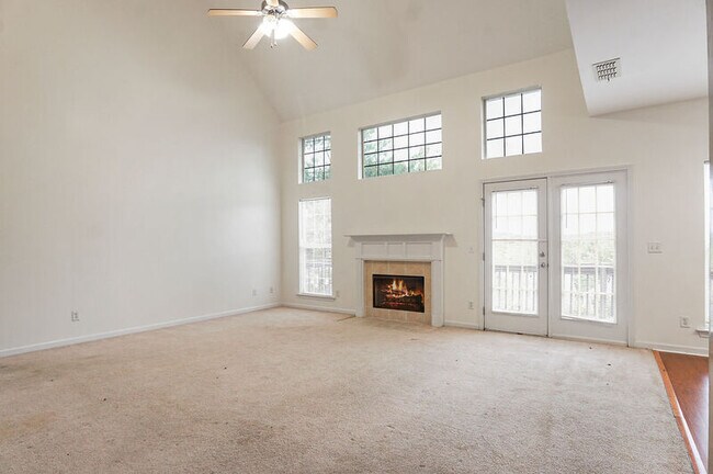 Foto del edificio - 164 Village Ln