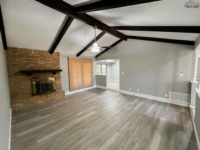 Building Photo - 4624 Trailwood Dr