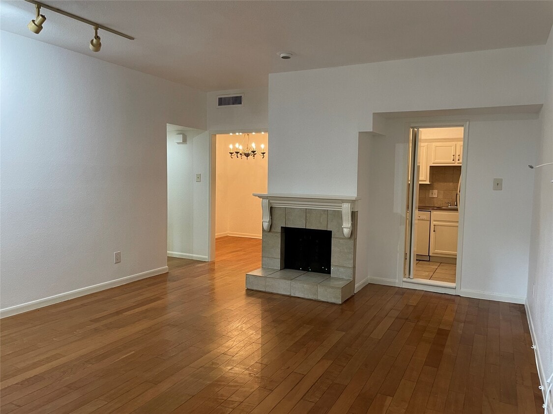 Foto principal - 2100 Tanglewilde St