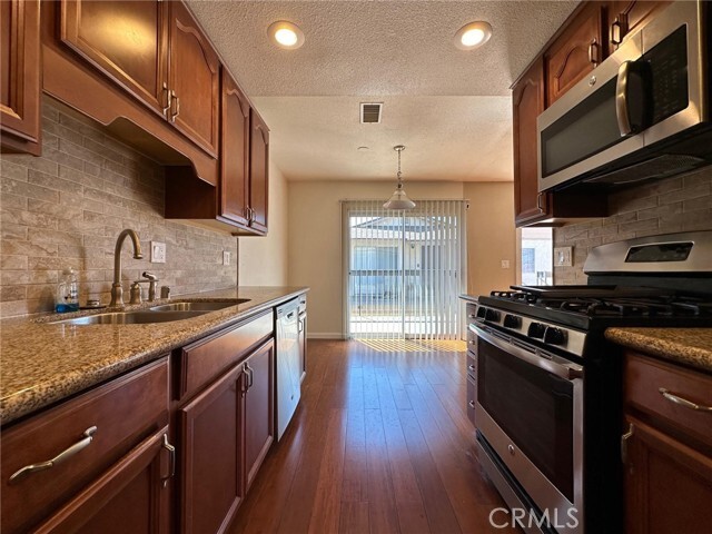 Building Photo - 1433 Forest Glen Dr