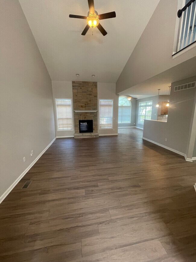 Building Photo - 3499 Miljoie Dr