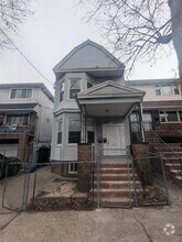 Building Photo - 222 Grant Ave