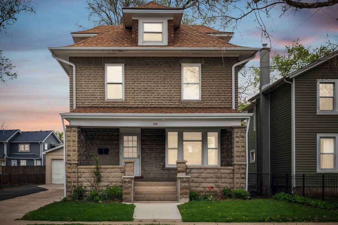 Primary Photo - 544 E New York St
