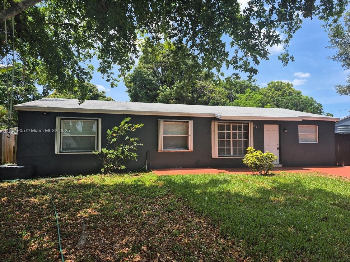 Primary Photo - 2321 SW 43rd Way