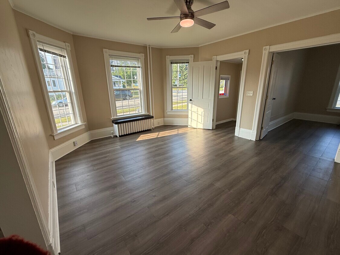 Living Room - 1001 N 8th St