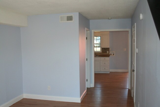 Building Photo - 113 Ivey Rd