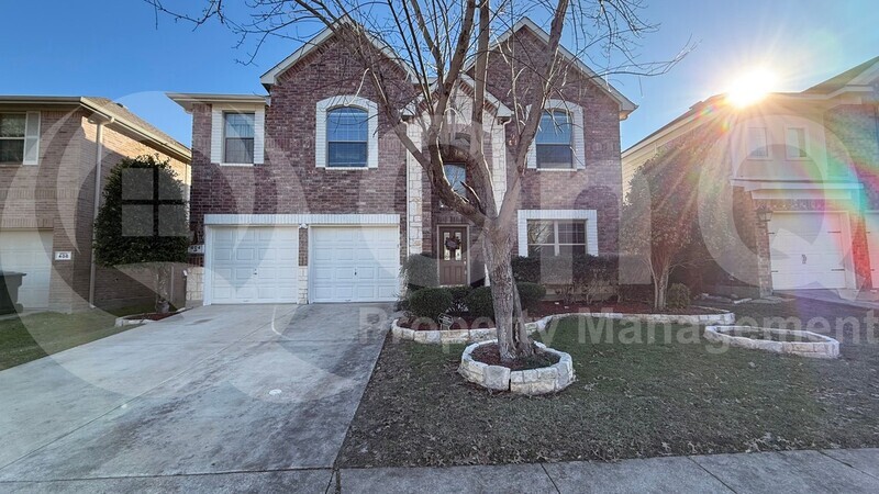 Foto principal - 404 Cypress Hill Dr