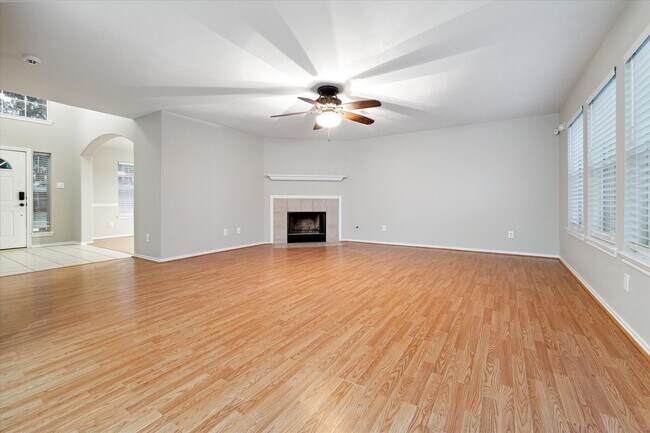 Foto del edificio - 24423 Pepperrell Pl St