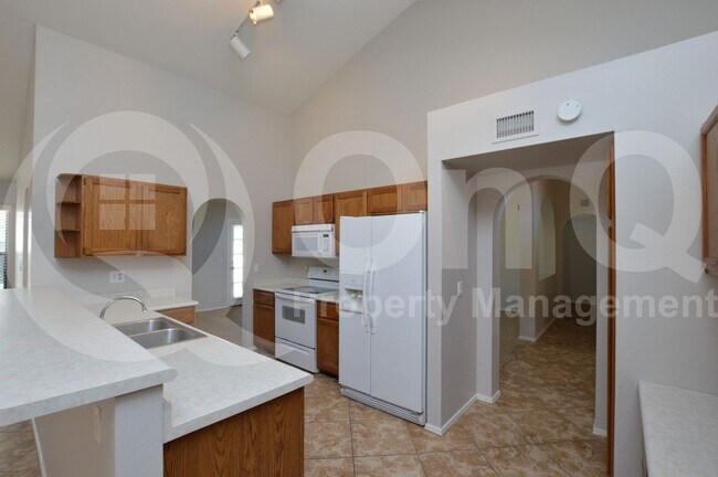 Building Photo - 2808 E Nora St