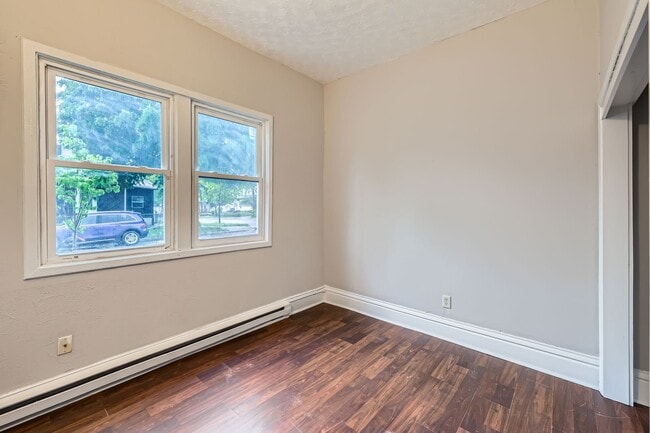 Building Photo - 568 Farrington St