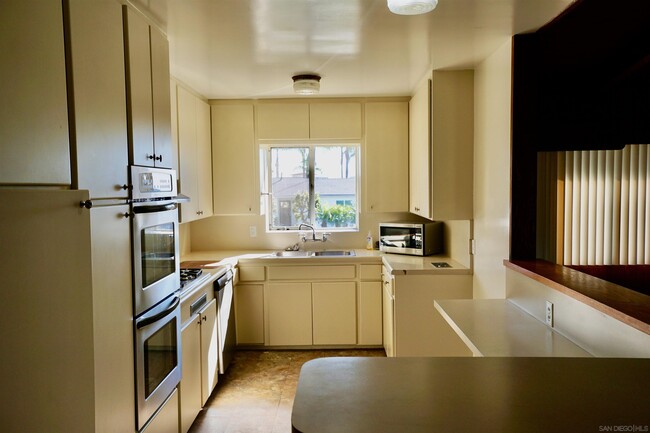 Foto del edificio - 3514 Baker St