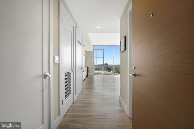 Foto del edificio - 930 Rose Ave