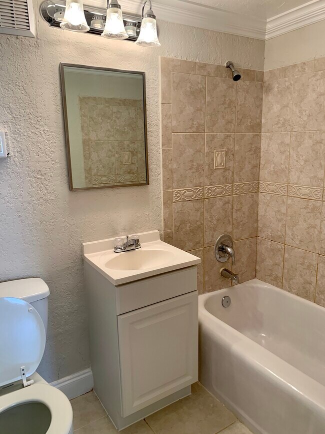 Foto del edificio - 311 W Ashley St