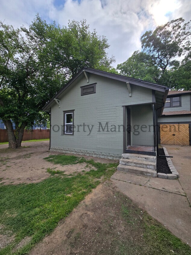 Foto principal - 244 N Athenian Ave