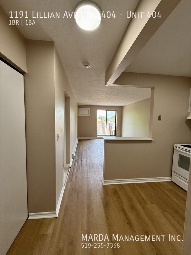 Photo du bâtiment - NEWLY RENOVATED 1 BED/1 BATH ON LILLIAN & GILES + HYDRO!